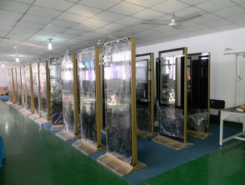 30日截止 产品图片: 液晶面板 产品名称 落地式广告机 产品型号 rd